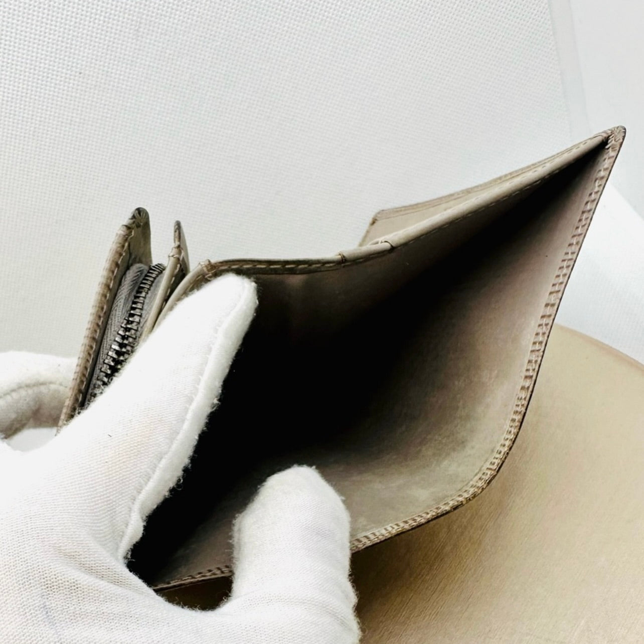 Vintage Louis Vuitton Grey Pepper Epi Leather Porte-Monnaie Tresor Wallet