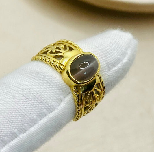 Vintage 18k Yellow Gold Large Tiger's Eye Cabochon Ring