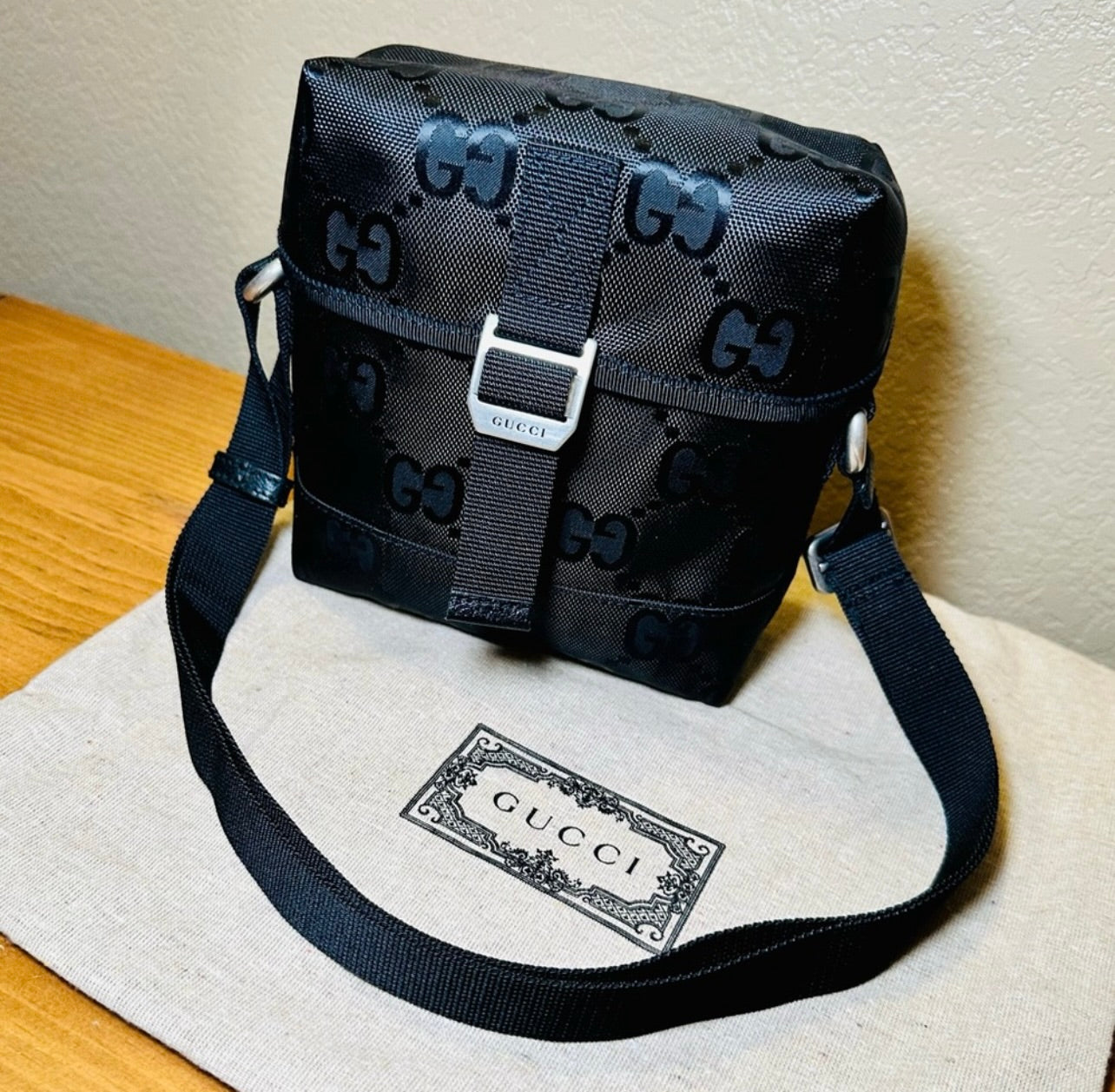New Unisex Gucci Black Econyl Nylon Monogram Off The Grid Messenger Bag