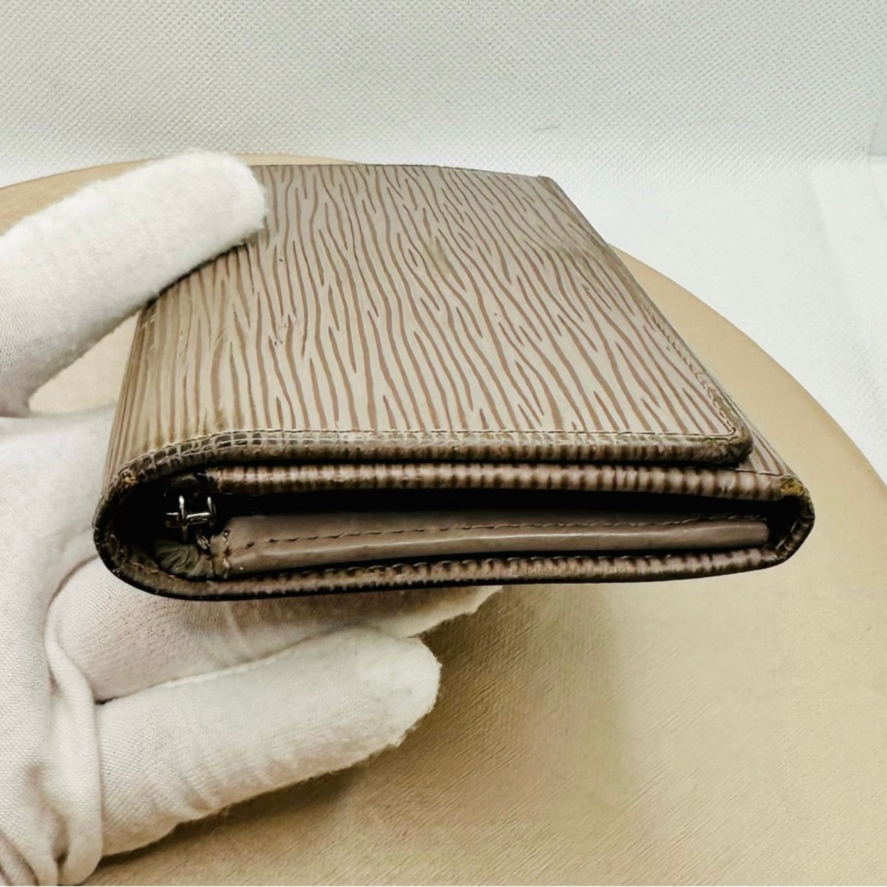 Vintage Louis Vuitton Grey Pepper Epi Leather Porte-Monnaie Tresor Wallet