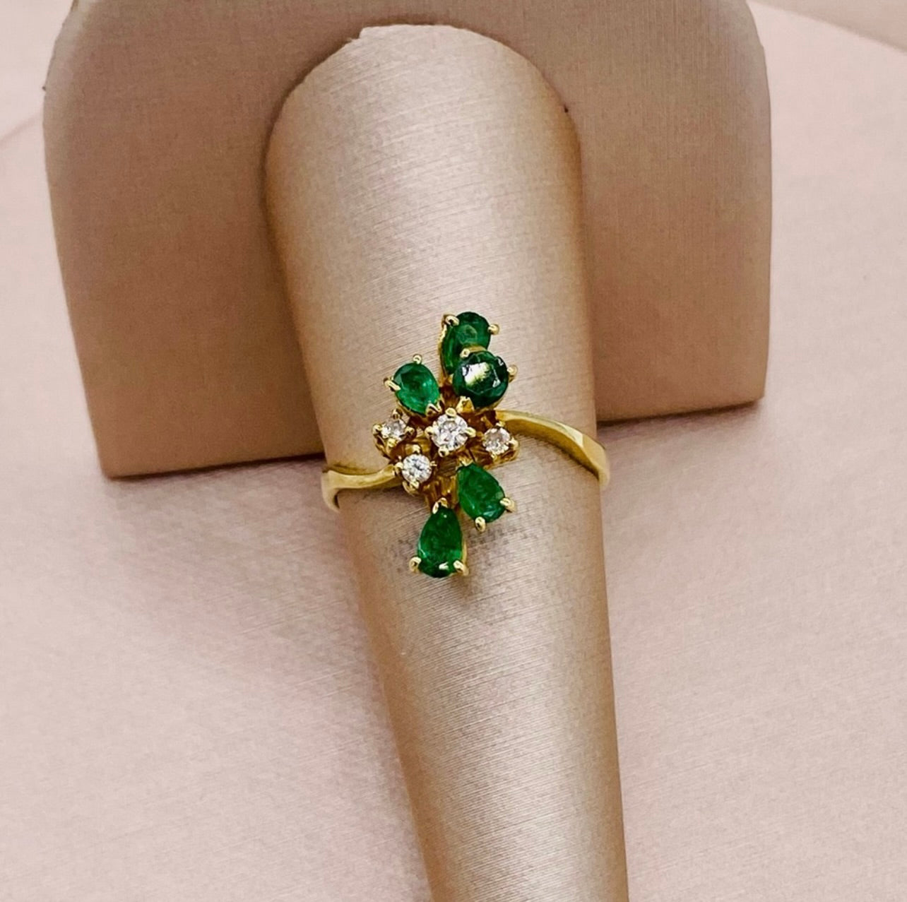 18k Yellow Gold Antique Diamond & Emerald Cluster Flower Ring