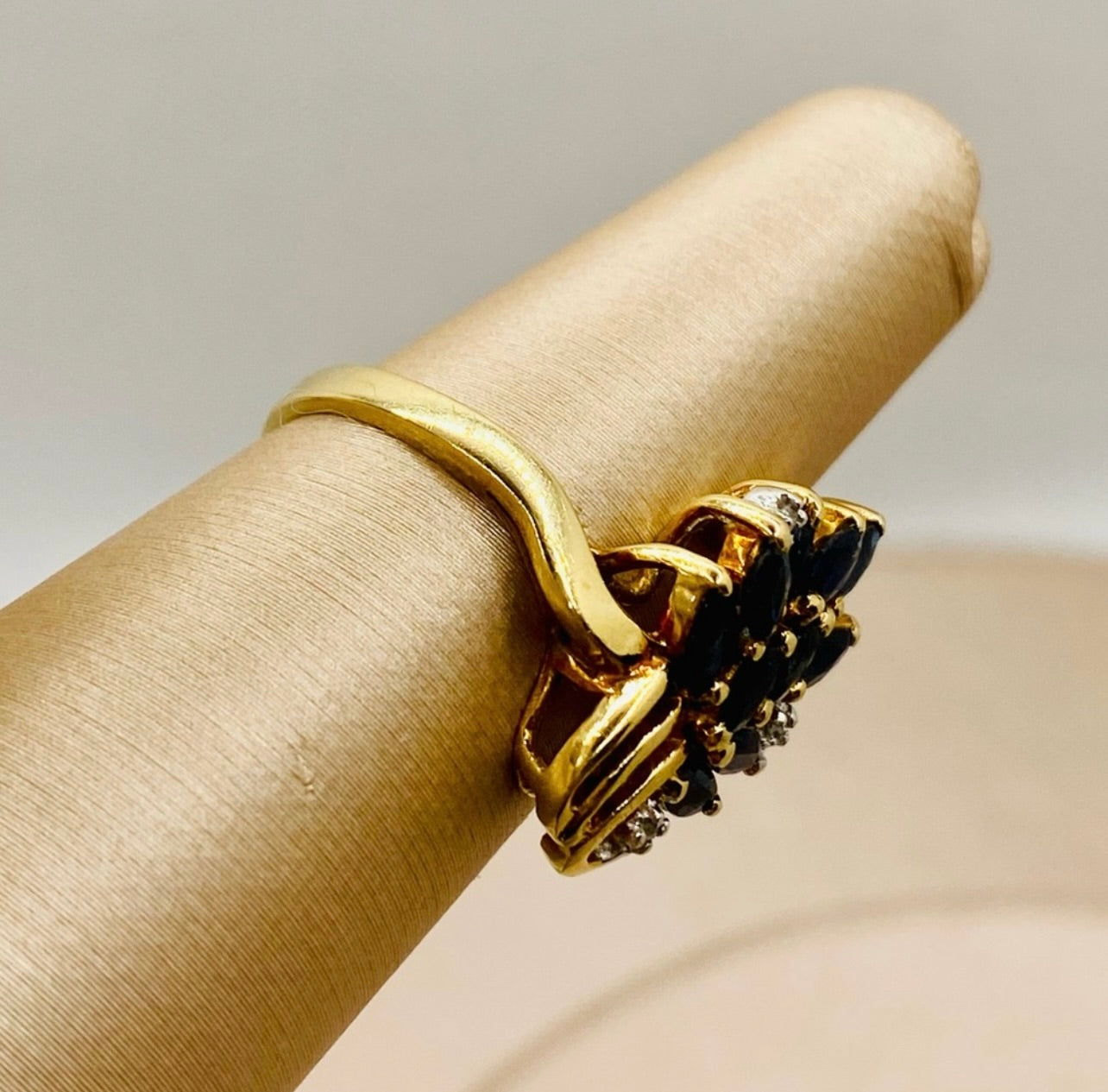 Vintage 10k Yellow Gold Blue Sapphire & Diamond Cocktail Ring