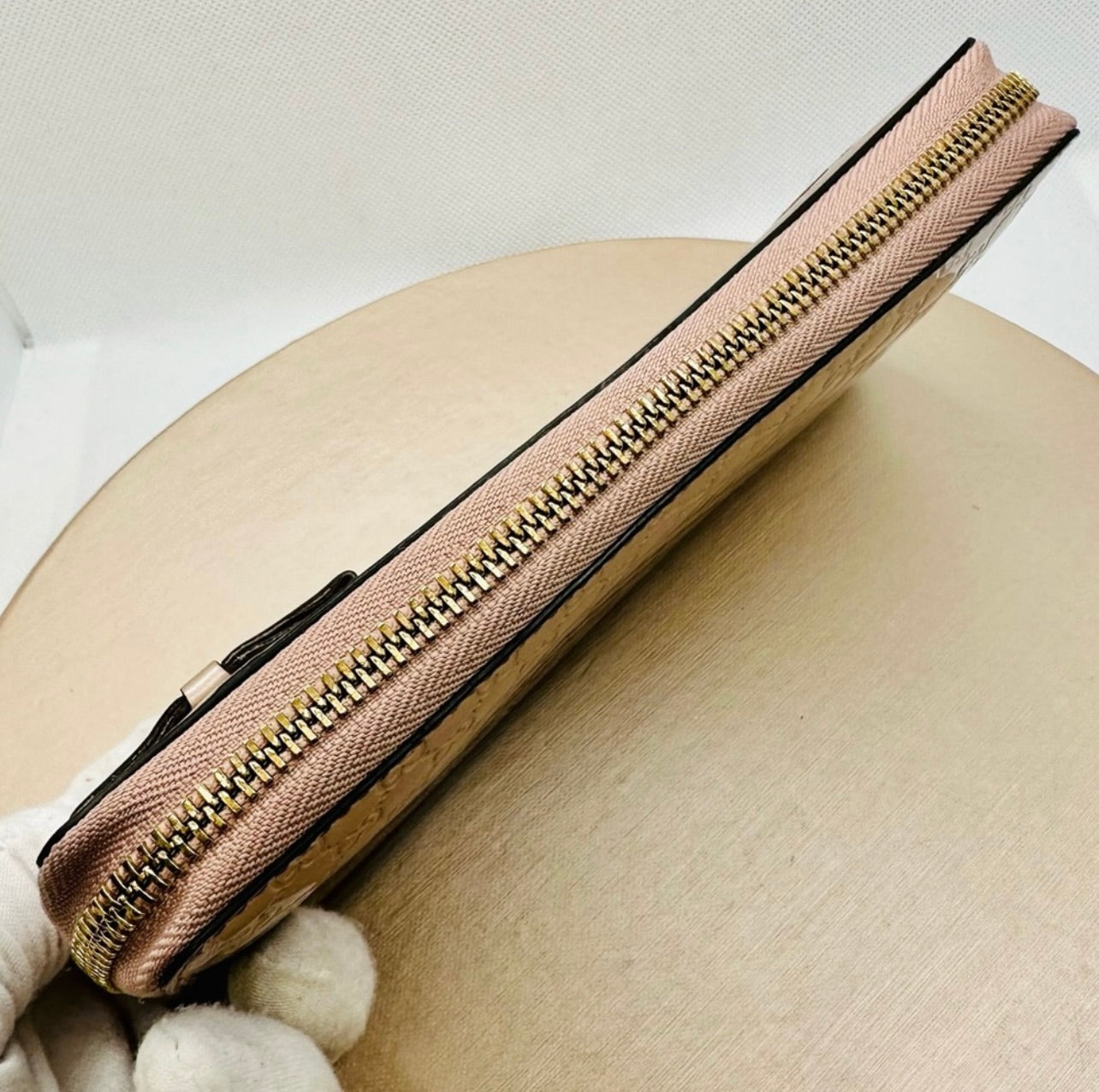 Gucci Bow Heart Zip Around Microguccissima Metallic Rose Gold Patent Leather Wallet