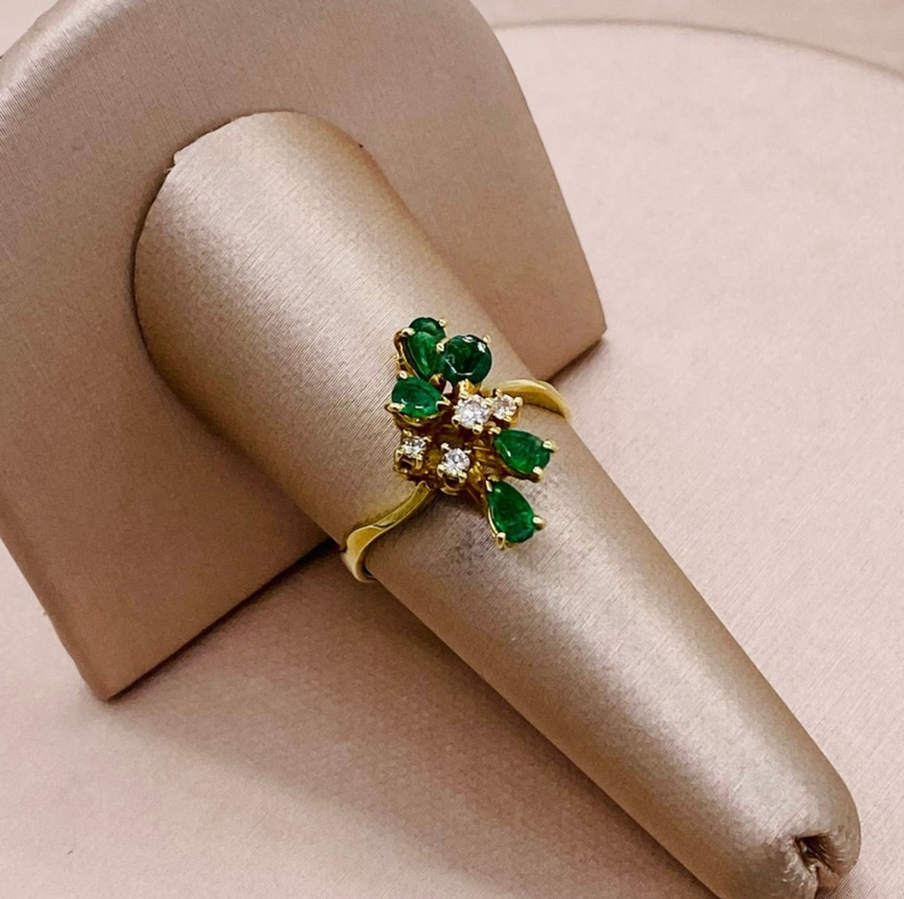 18k Yellow Gold Antique Diamond & Emerald Cluster Flower Ring