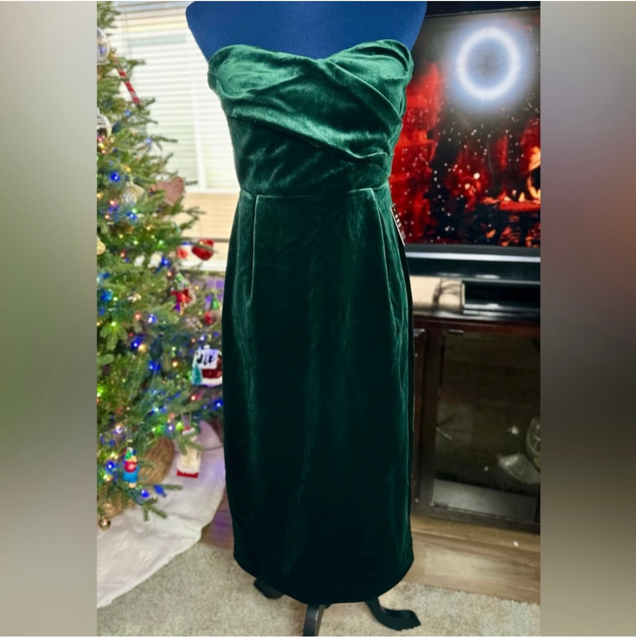 New Express Emerald Green Velvet Sweetheart Neckline Strapless Midi Sheath Dress