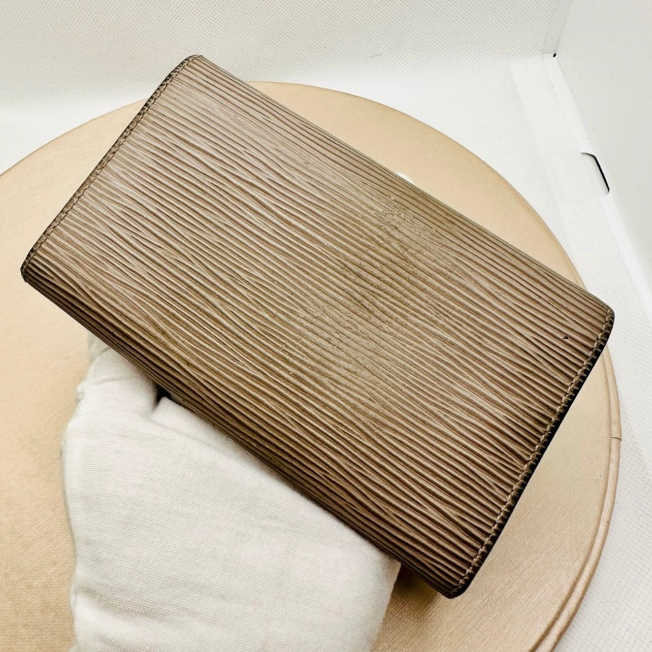 Vintage Louis Vuitton Grey Pepper Epi Leather Porte-Monnaie Tresor Wallet
