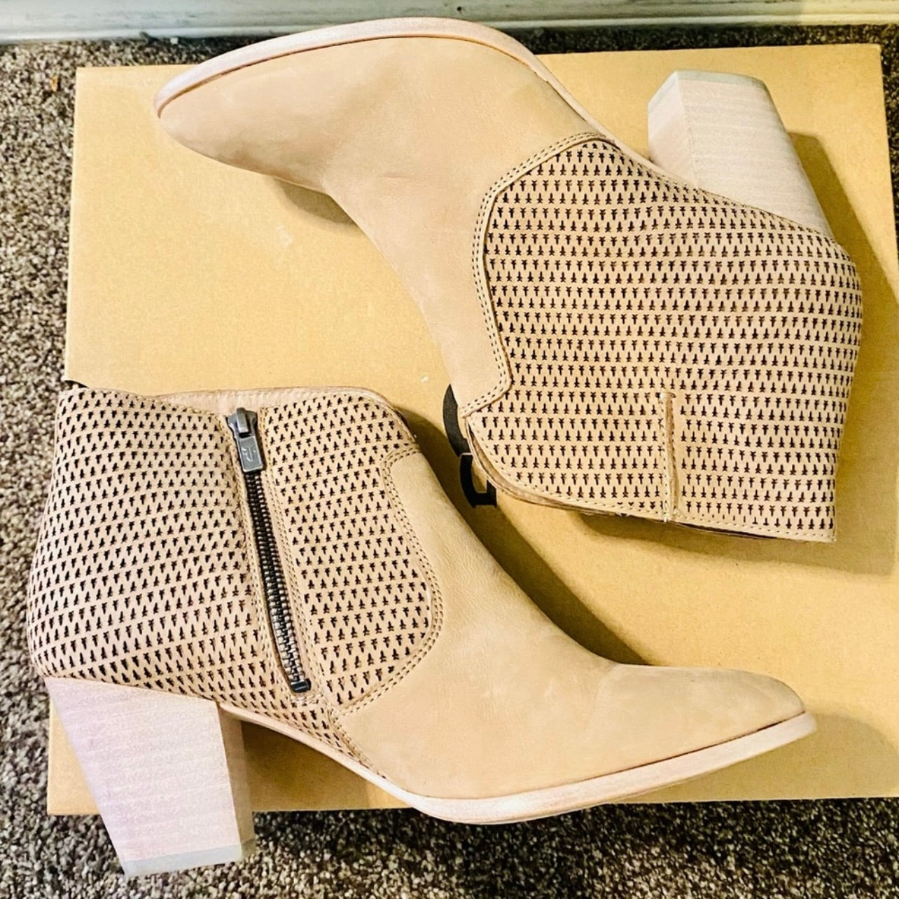 Frye Womens Jennifer Bootie Closed Toe Ankle Boot