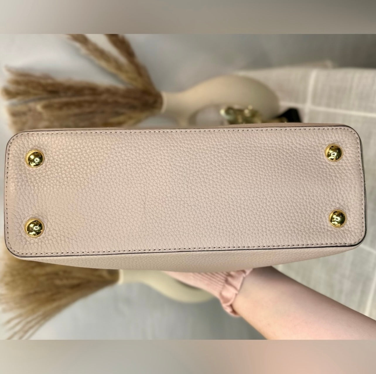 Louis Vuitton Galet Gray Taurillon Leather Capucines MM Bag