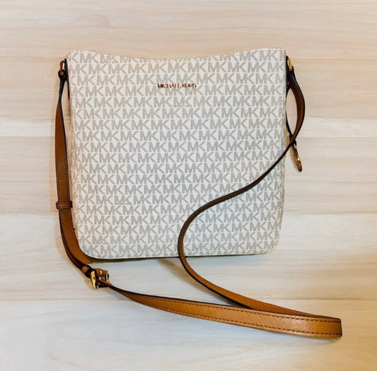 New Michael Kors Vanilla Signature Coated Canvas Jet Set Travel Large Messenger Bag