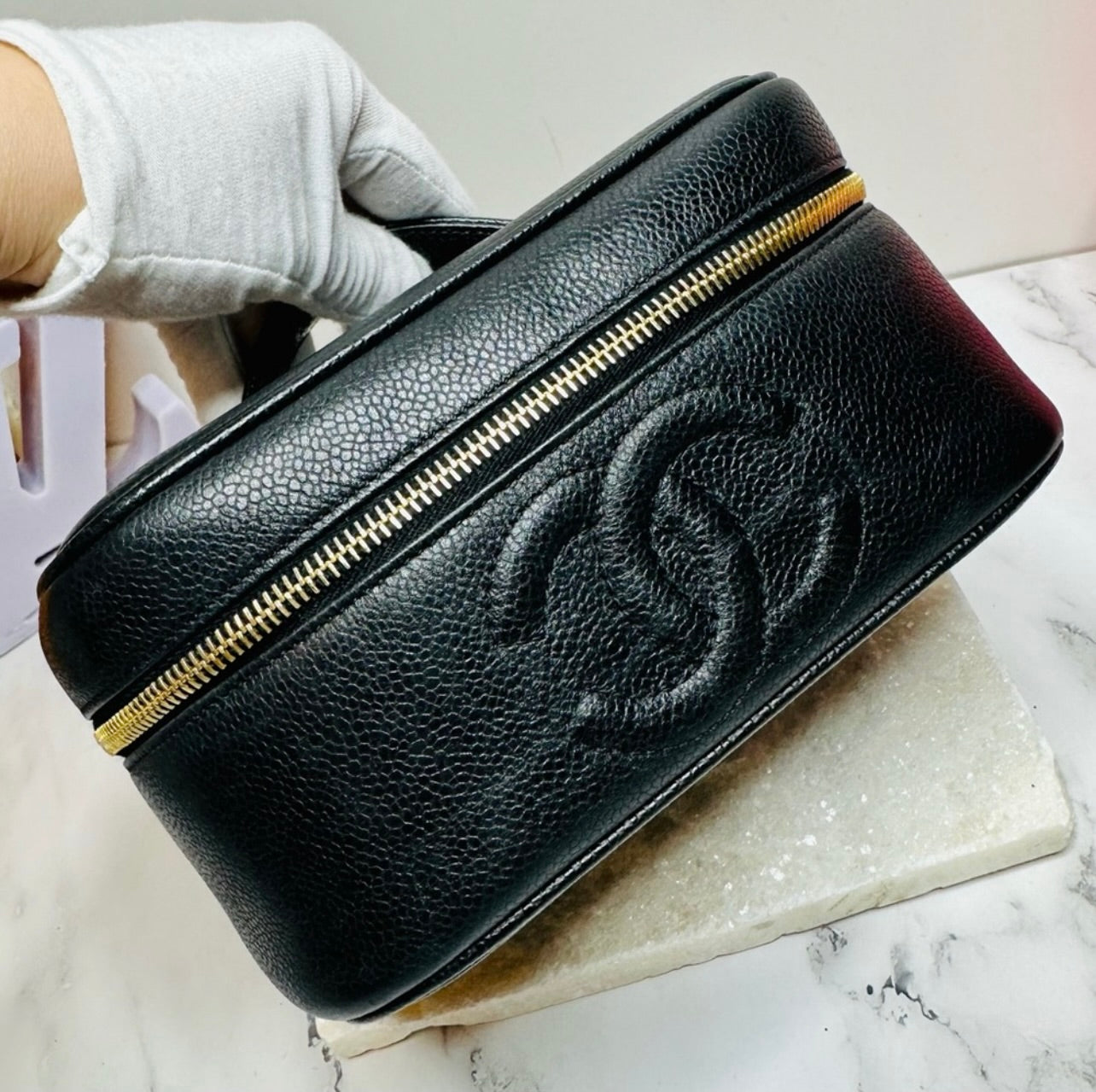EUC Vintage CHANEL Black Caviar Leather CC Vanity Case Bag