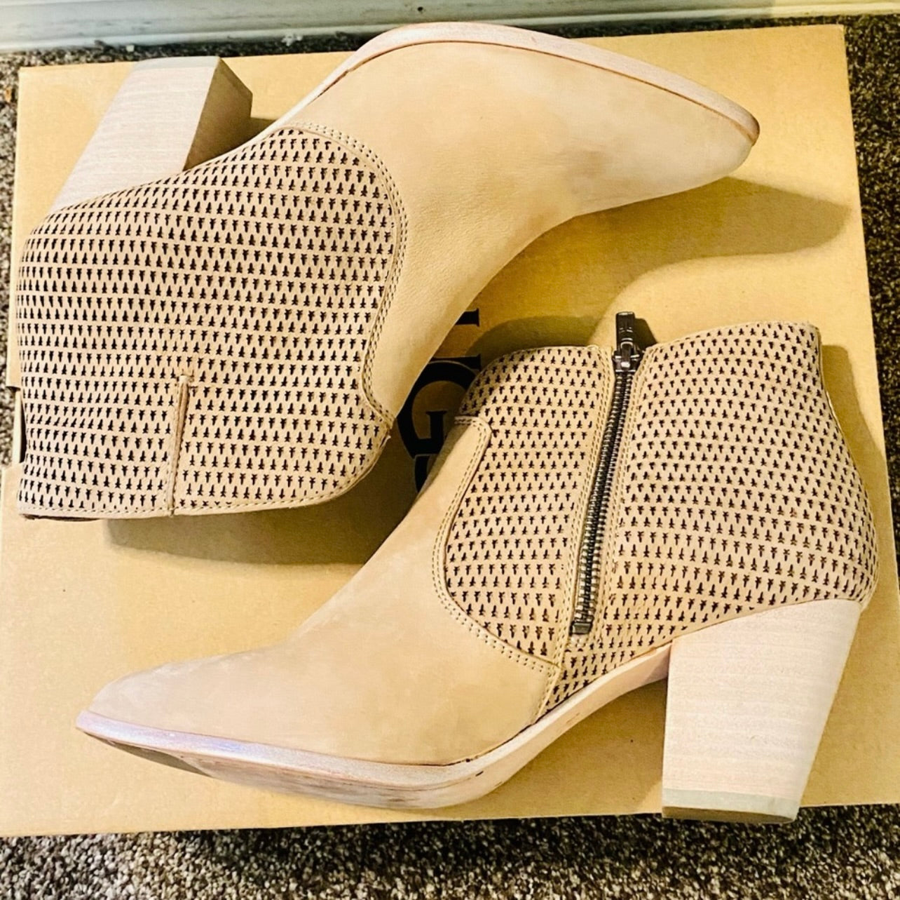 Frye Womens Jennifer Bootie Closed Toe Ankle Boot