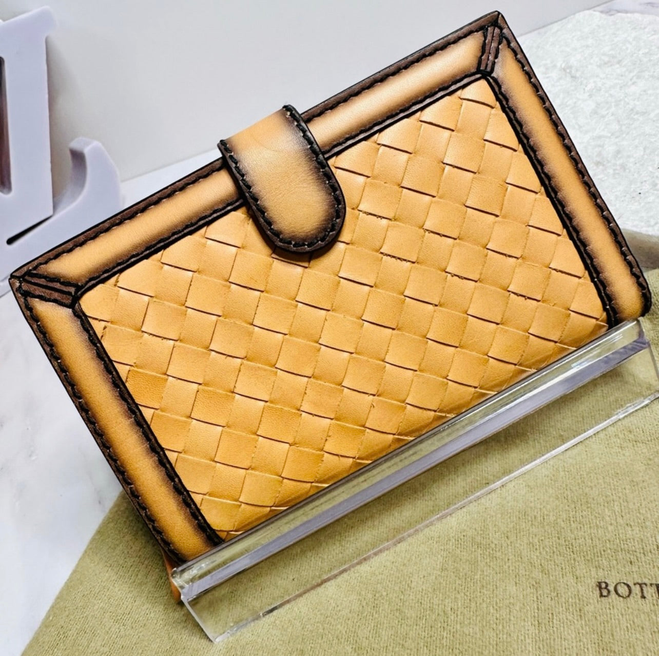 EUC Rare Bottega Veneta Medium Nappa Intrecciato Woven Leather French Compact Wallet