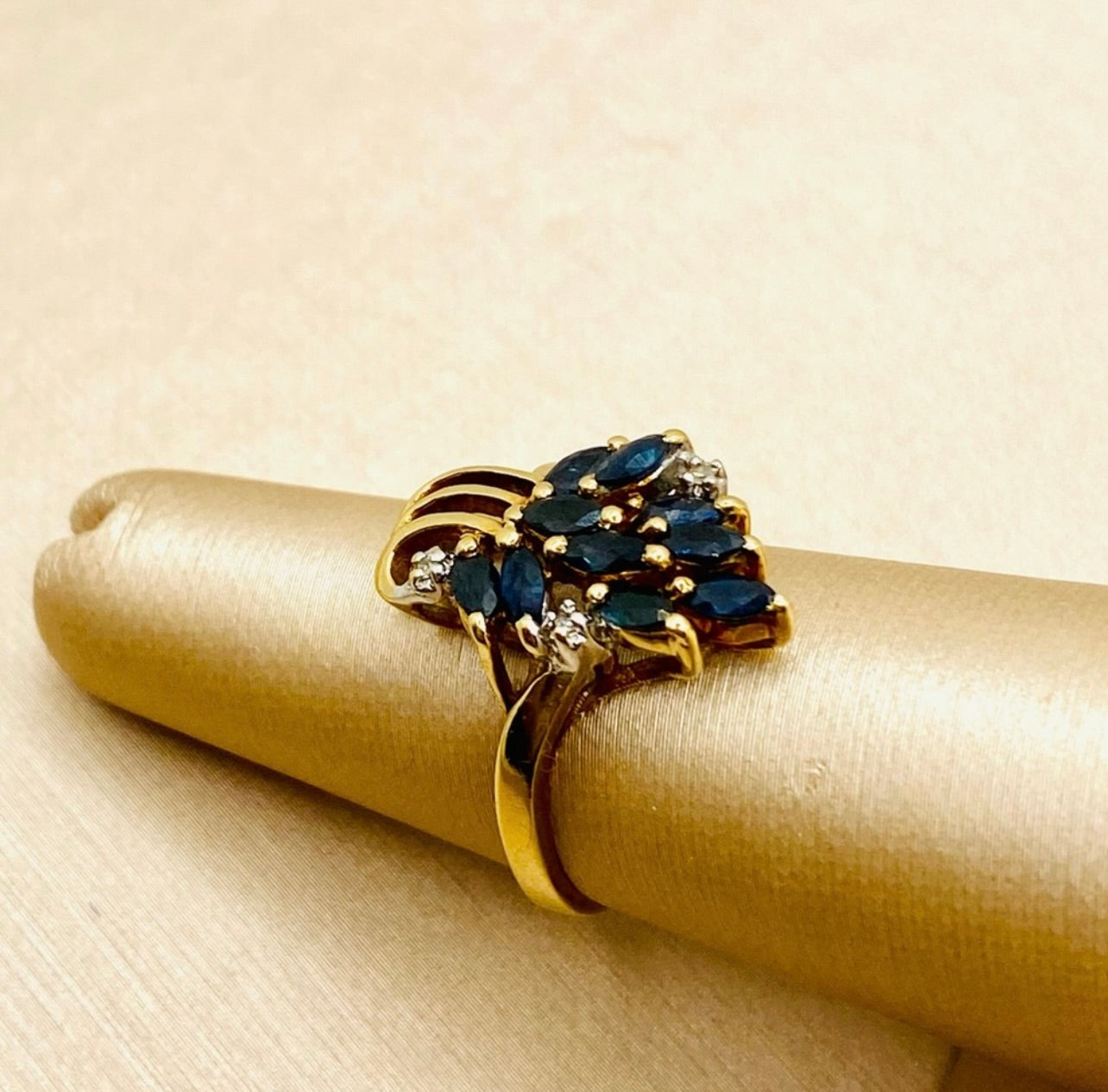 Vintage 10k Yellow Gold Blue Sapphire & Diamond Cocktail Ring