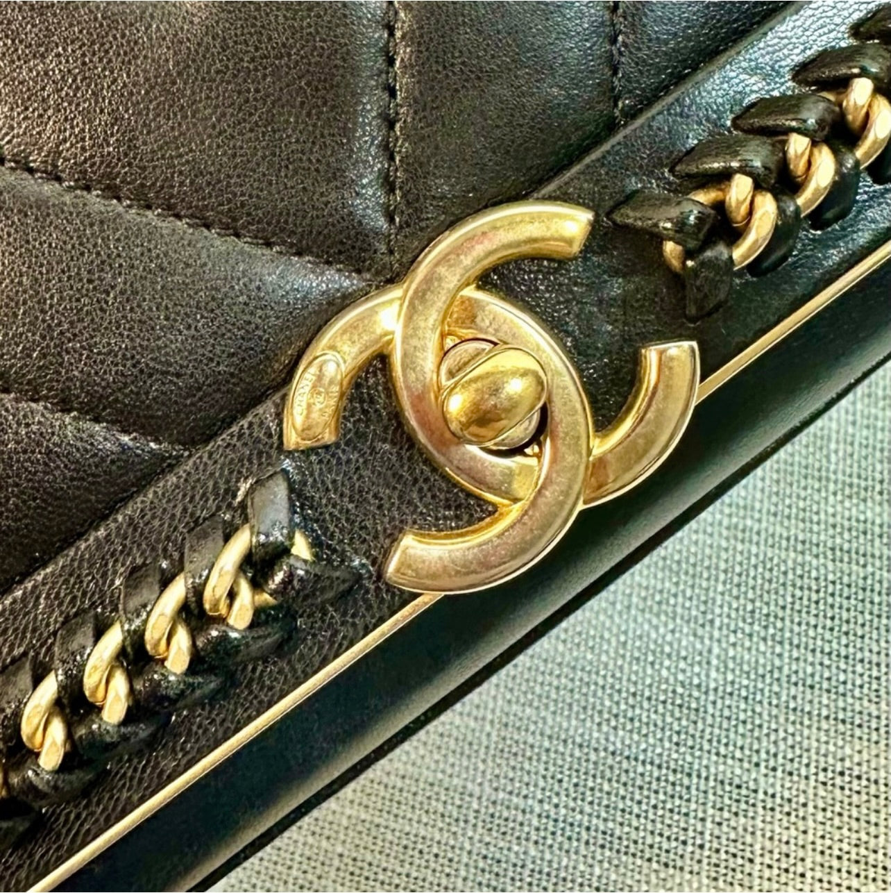CHANEL 2Way Black Chevron Stitched Leather Top Handle Shoulder Bag