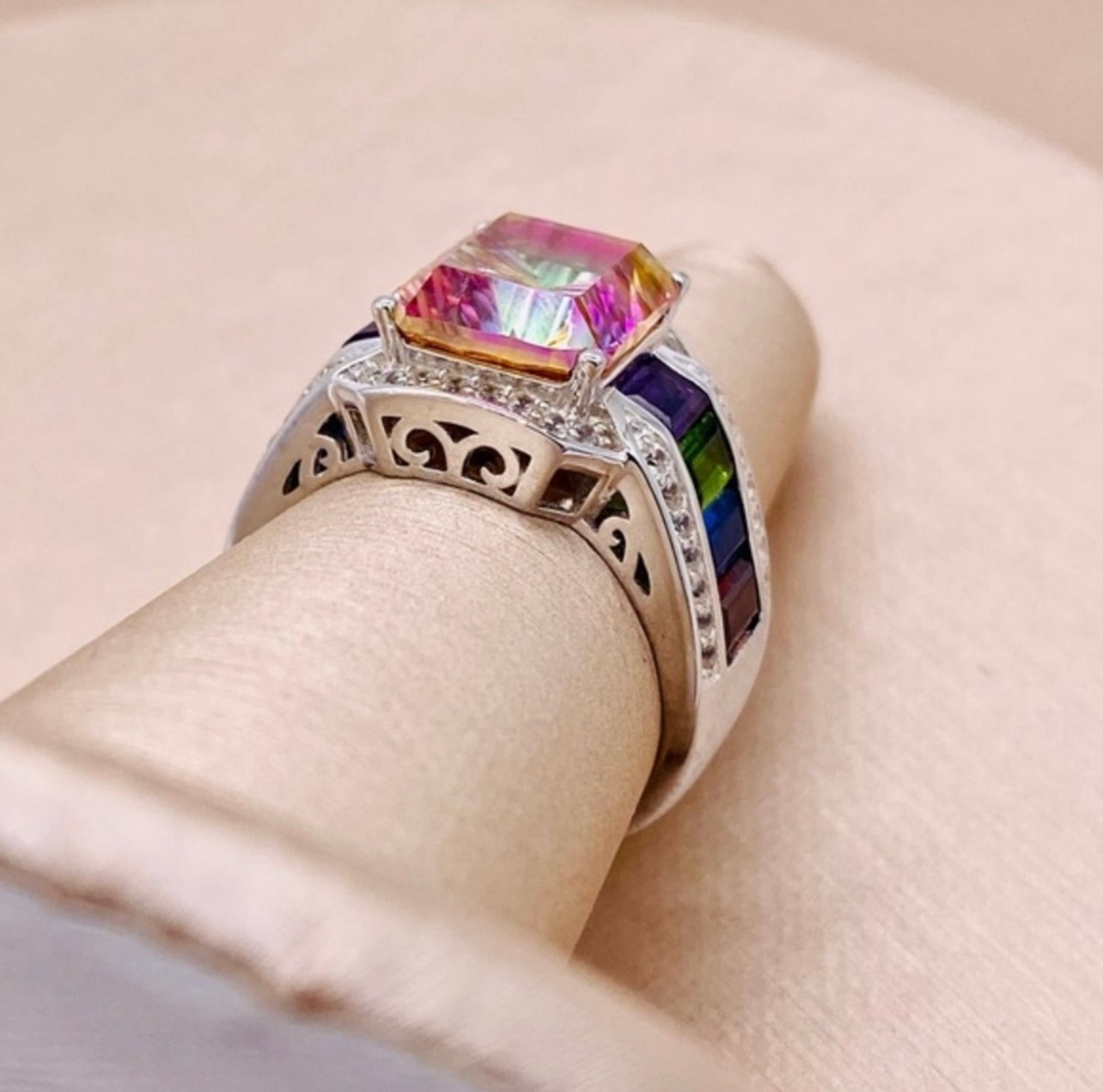 EUC Sterling Silver Bi Colored Topaz Cocktail Ring