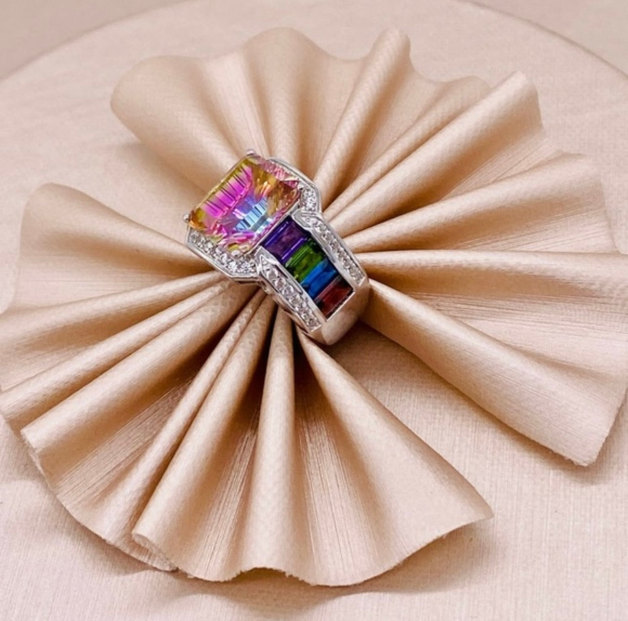 EUC Sterling Silver Bi Colored Topaz Cocktail Ring