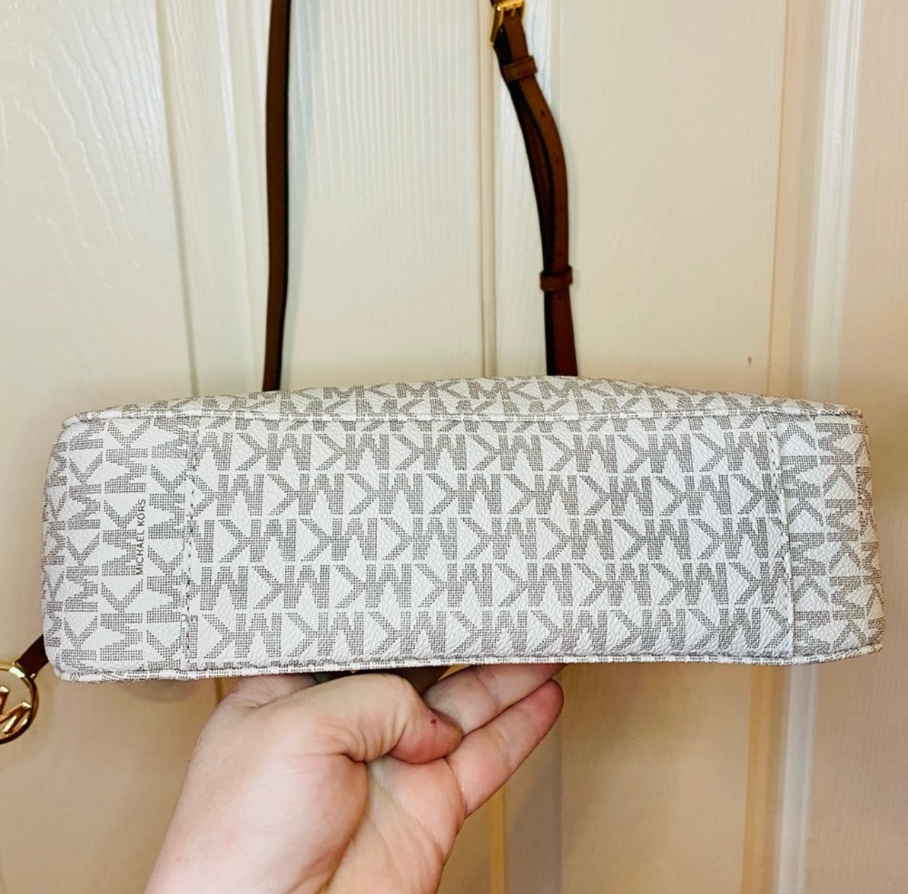 New Michael Kors Vanilla Signature Coated Canvas Jet Set Travel Large Messenger Bag