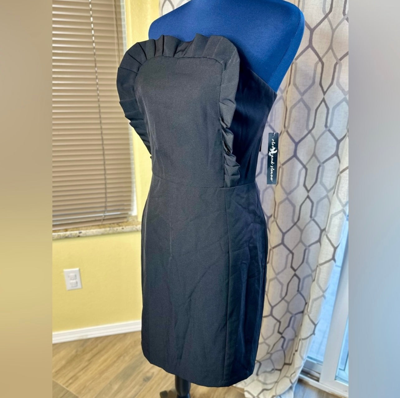 NWT Clover & Sloane Black Strapless Perry Sheath Dress