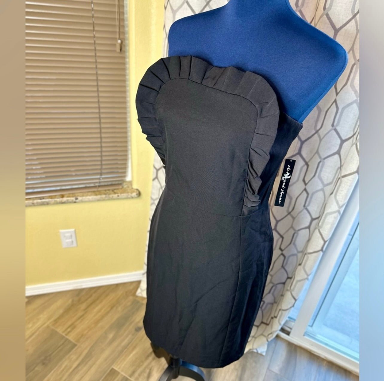 NWT Clover & Sloane Black Strapless Perry Sheath Dress