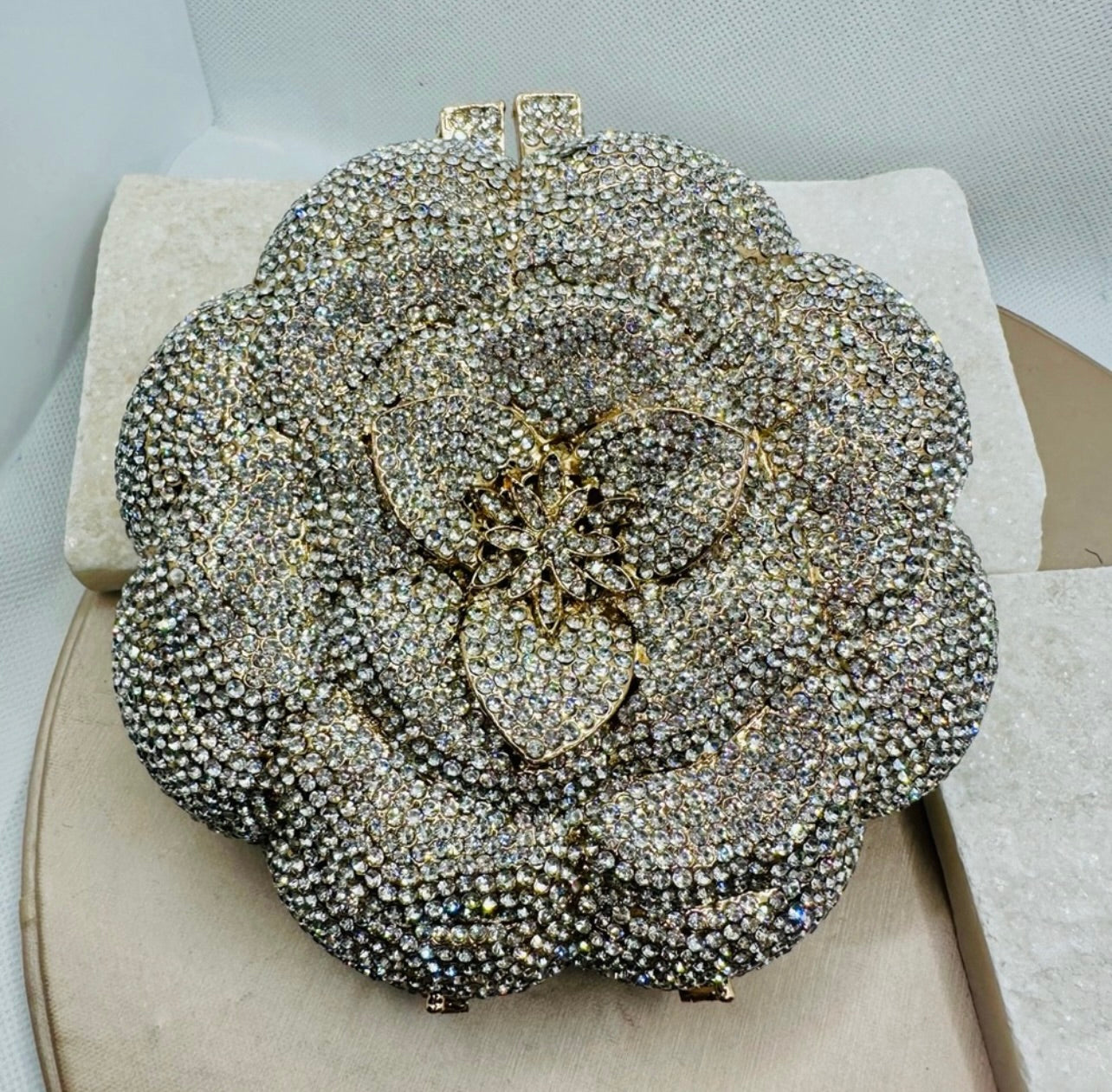 New Windsor Divine Luxury Rhinestone Rose Minaudiere Bag
