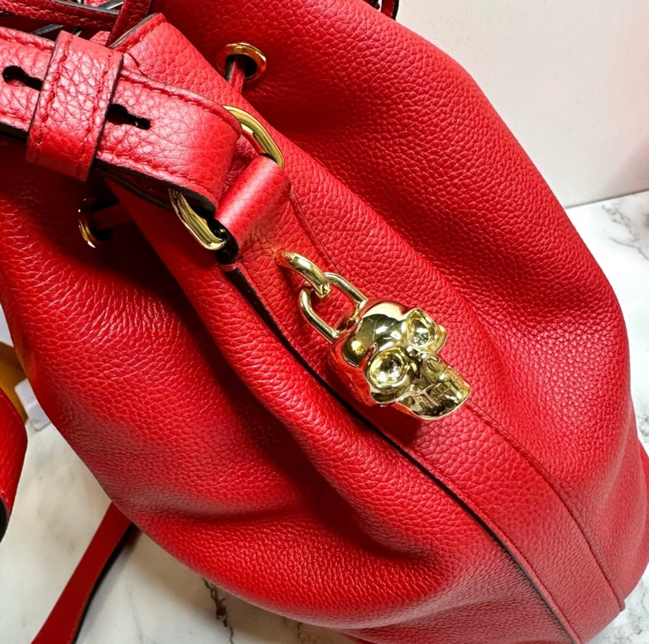 New Alexander McQueen Secchiello Red Pebbled Leather Skull Padlock Bucket Bag
