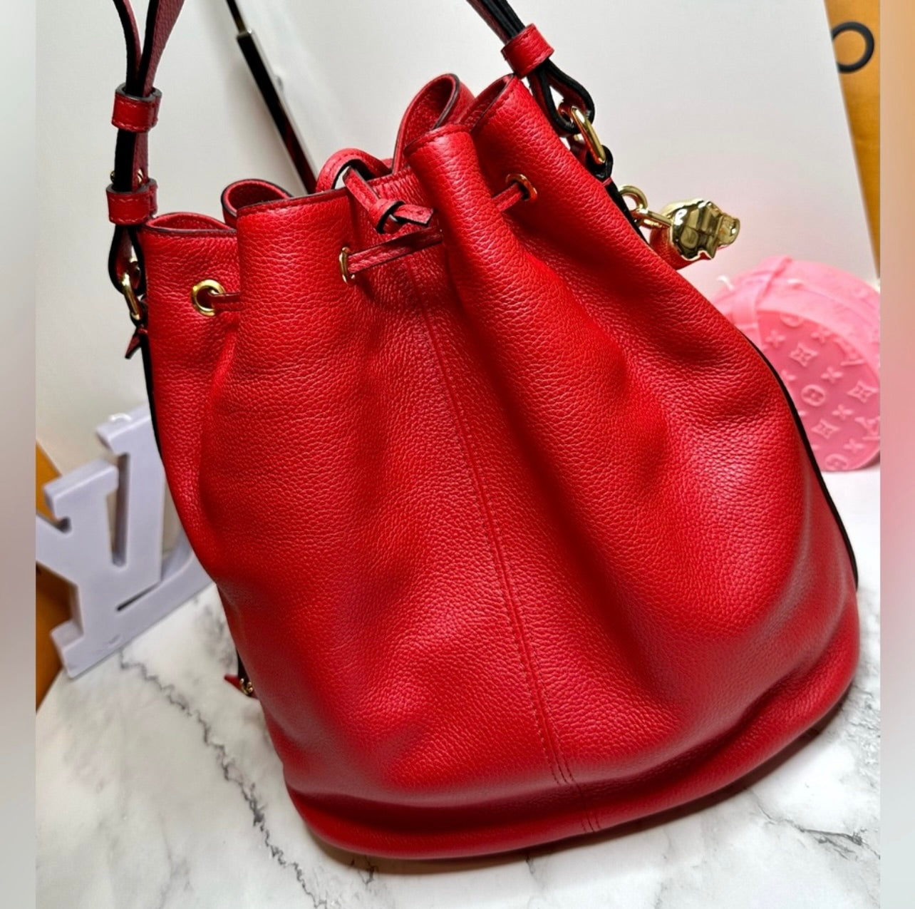 New Alexander McQueen Secchiello Red Pebbled Leather Skull Padlock Bucket Bag