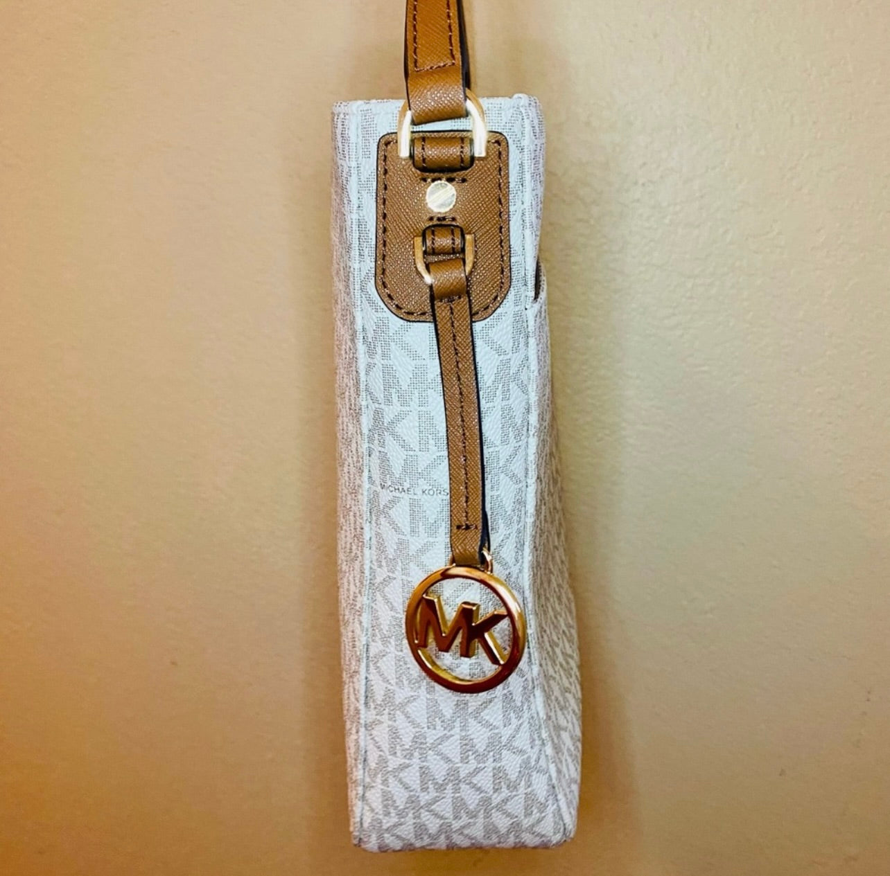 New Michael Kors Vanilla Signature Coated Canvas Jet Set Travel Large Messenger Bag