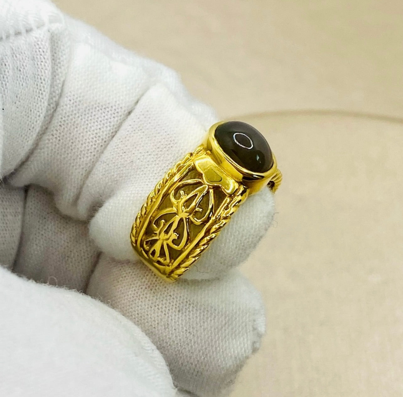 Vintage 18k Yellow Gold Large Tiger's Eye Cabochon Ring