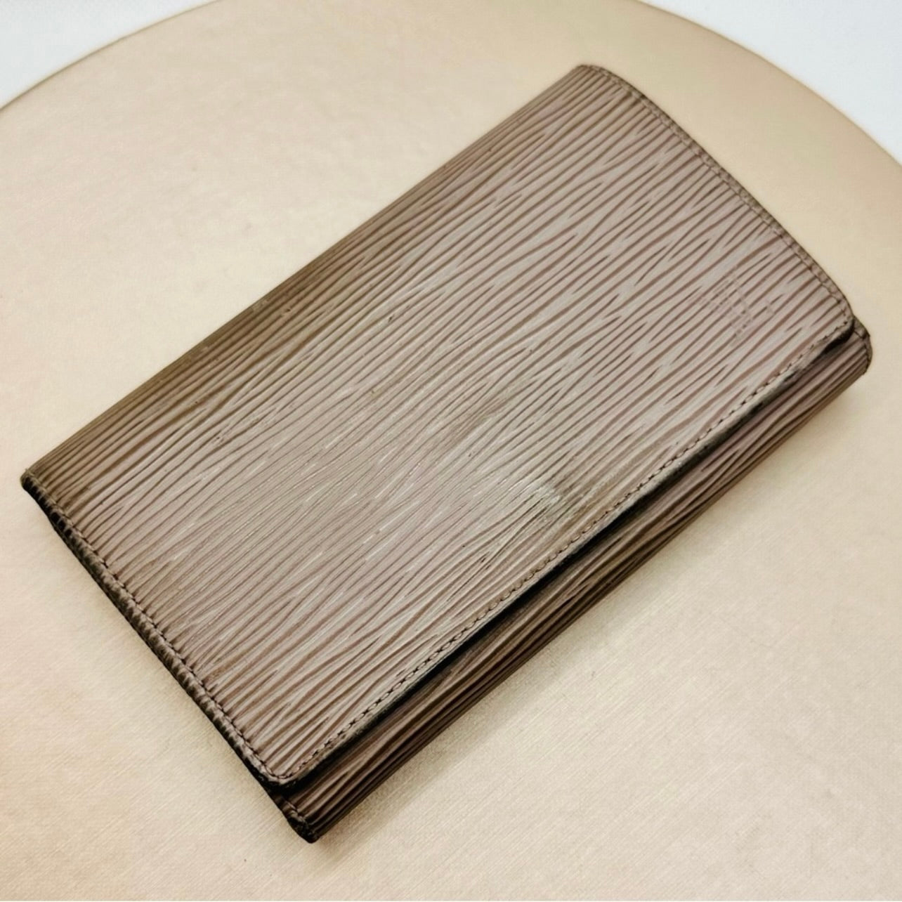 Vintage Louis Vuitton Grey Pepper Epi Leather Porte-Monnaie Tresor Wallet