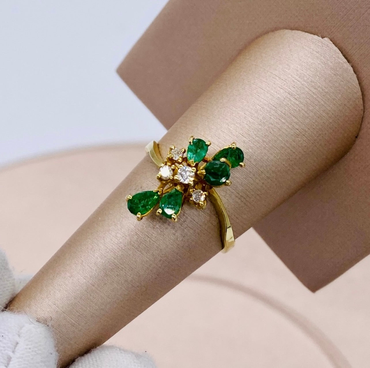 18k Yellow Gold Antique Diamond & Emerald Cluster Flower Ring