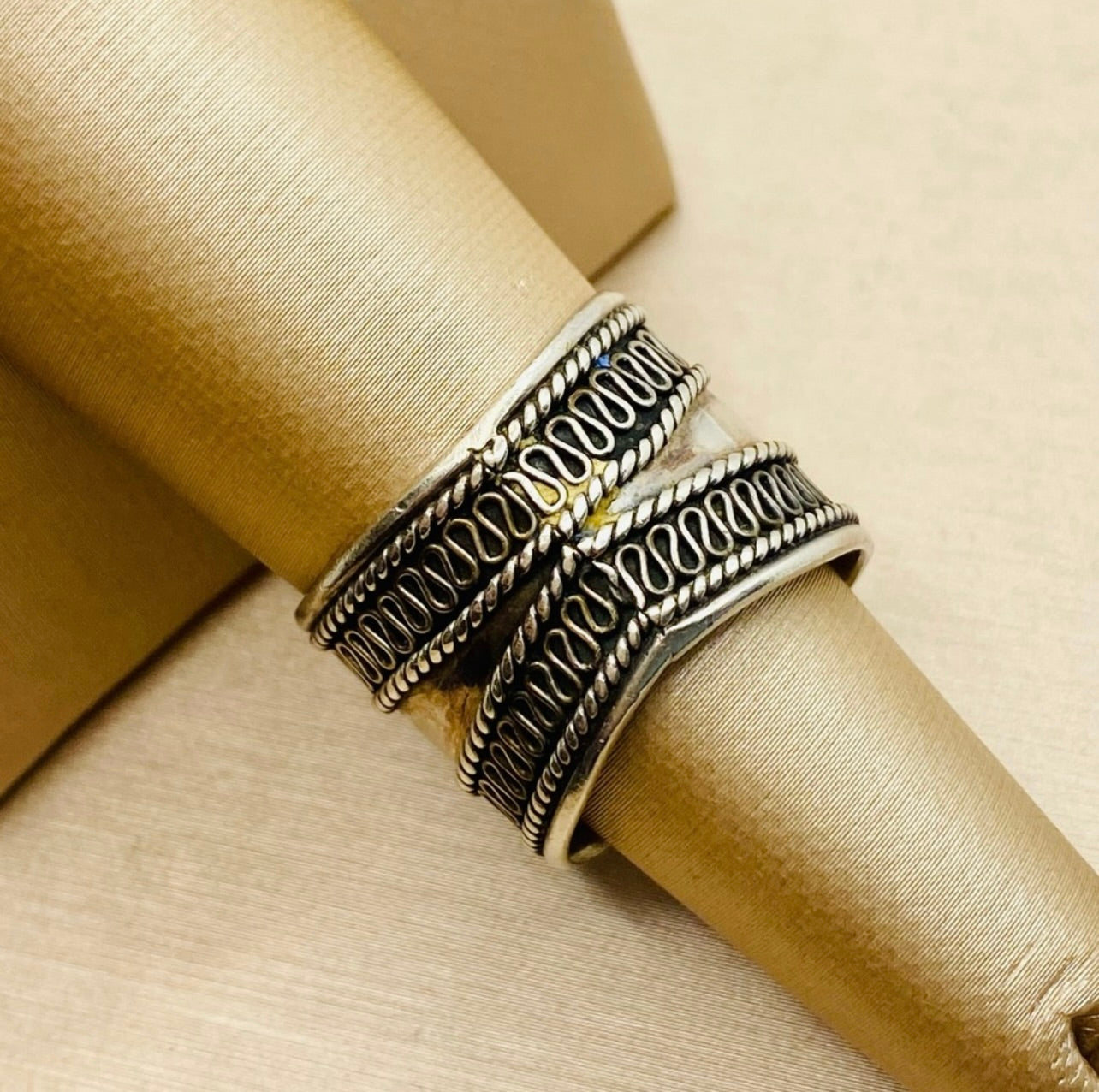 EUC Unisex 925 Sterling Silver Wide Bohemian Ring