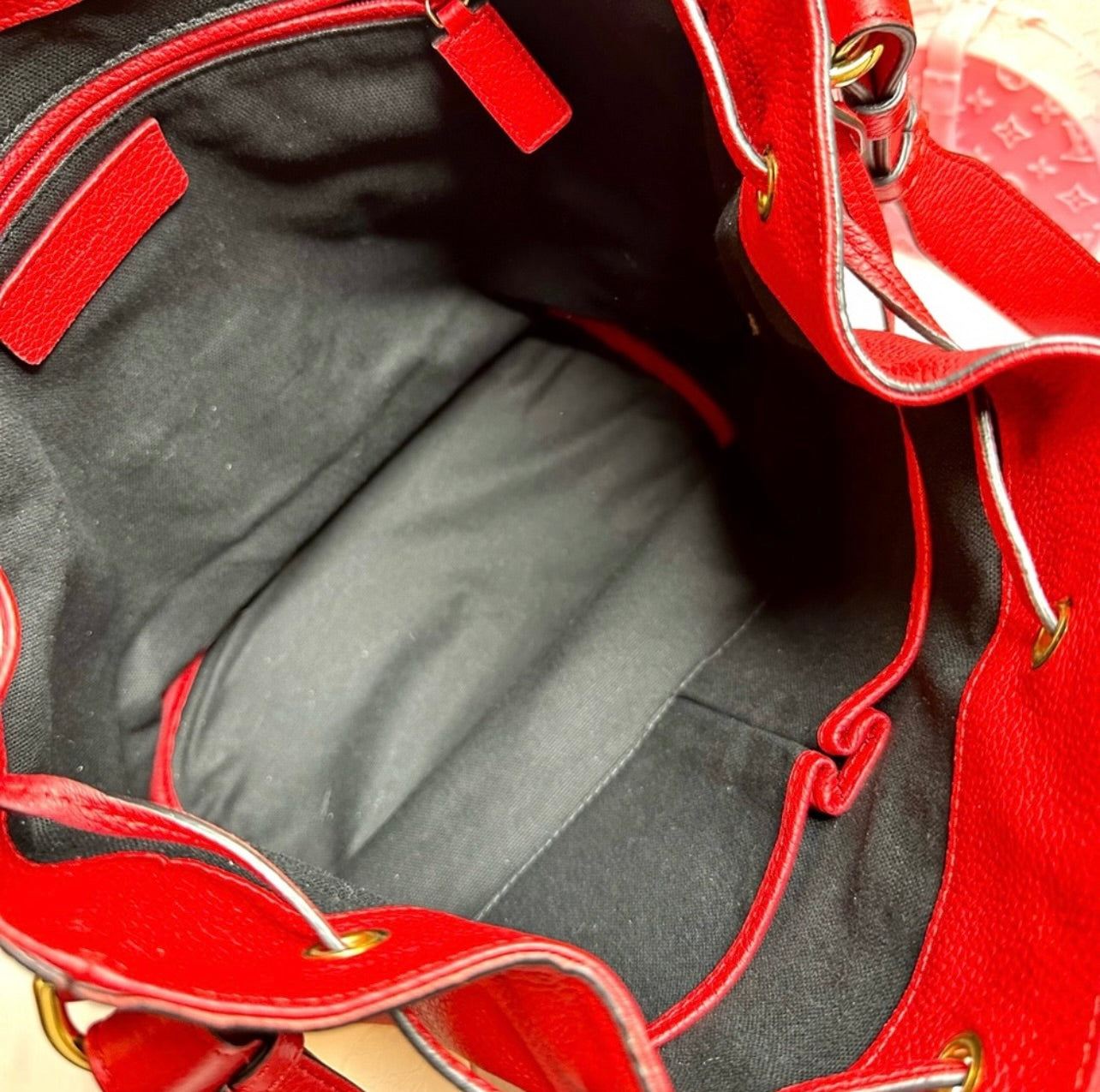 New Alexander McQueen Secchiello Red Pebbled Leather Skull Padlock Bucket Bag