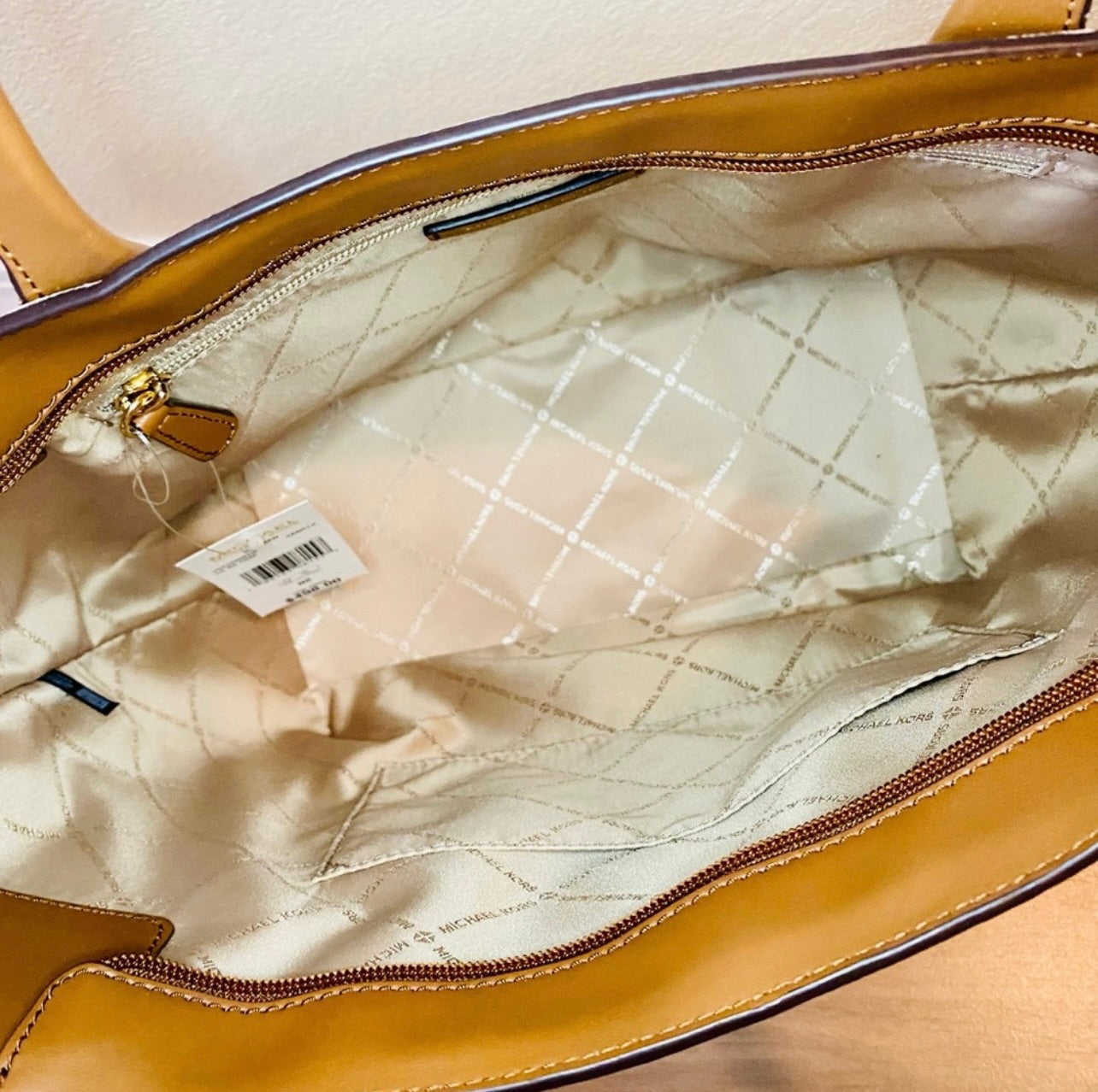 New Michael Kors Vanilla MK Signature Large Carmen Logo Tote