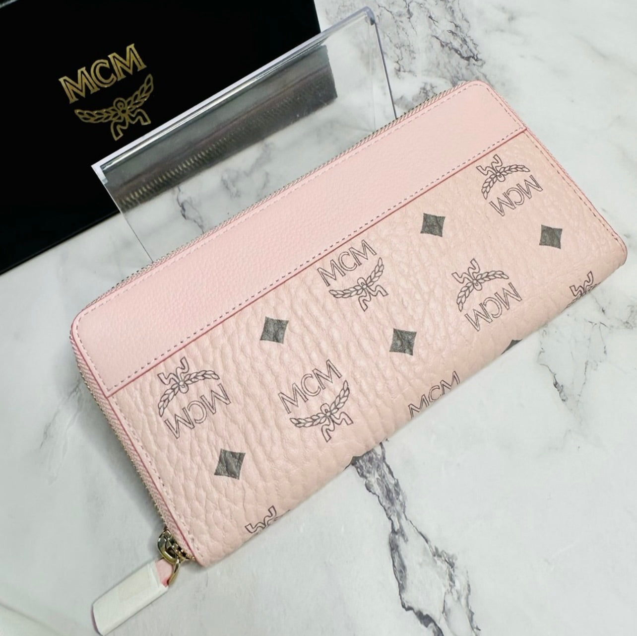 New MCM Aren VI Powder Pink Logo Leather Zip Around Wallet