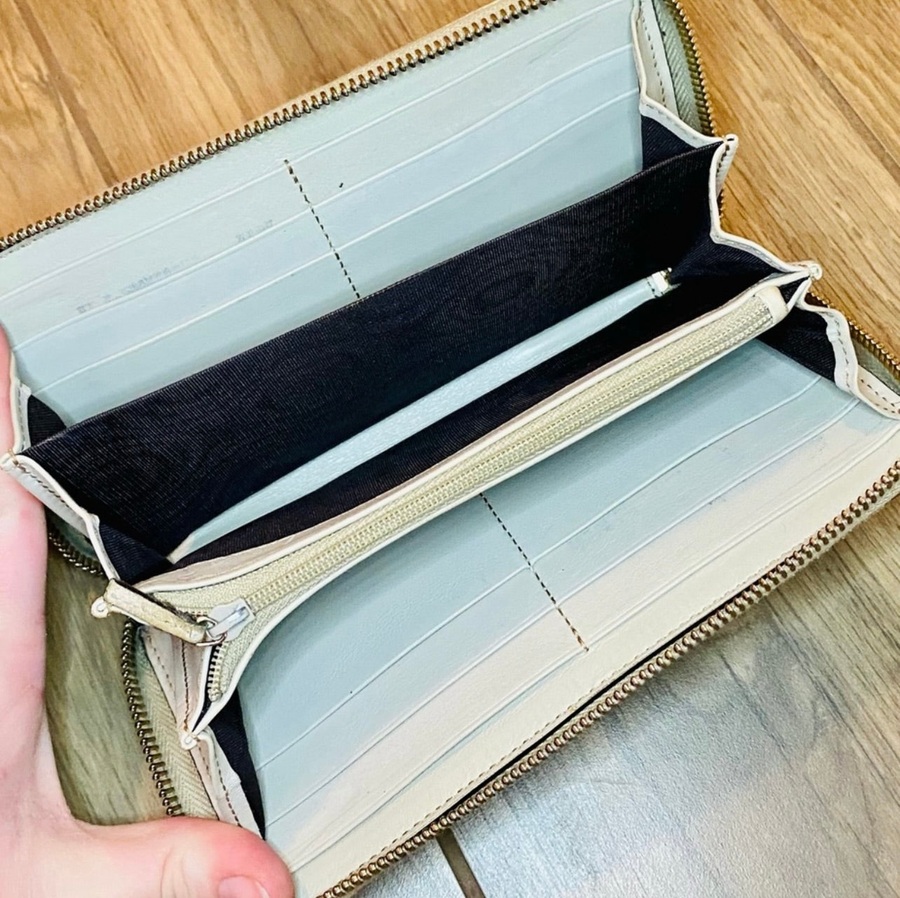 Gucci Off White Leather Microguccissima Nice Zip Around Wallet