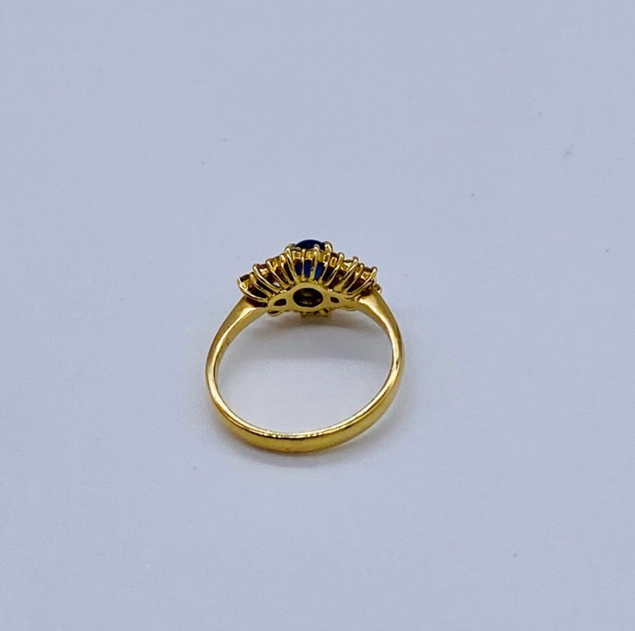 18k Yellow Gold Natural Star Sapphire & Diamond Ring