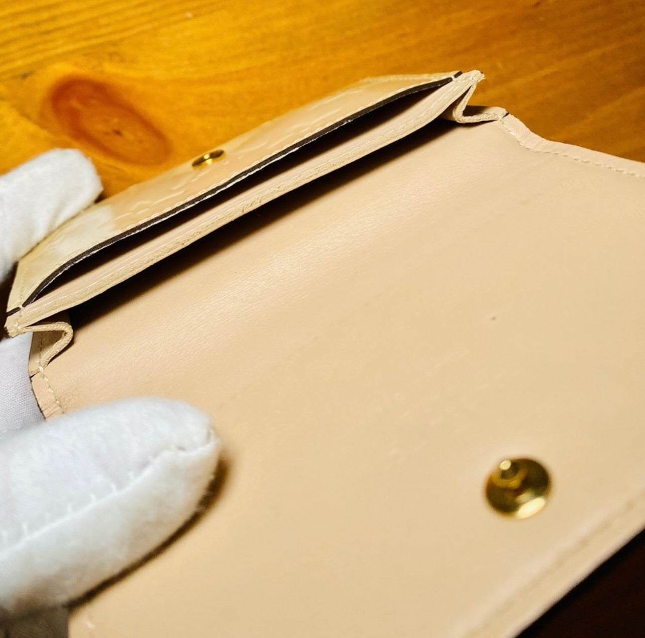 Louis Vuitton Cream Envelope Carte de Visite Monogram Vernis Wallet