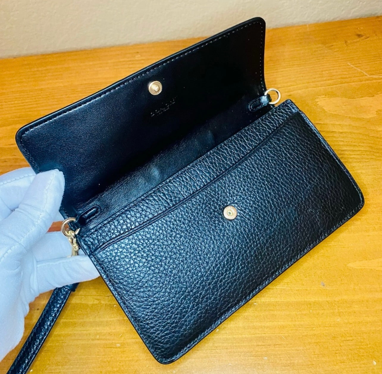 New Coach Black Pebbled Leather Foldover Wristlet Clutch w/ Gold & Silver Grommets